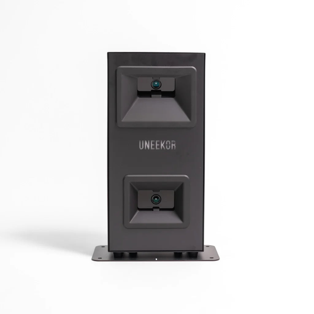 Uneekor Eye Mini Lite Retractable Simbox Home Golf Simulator Package